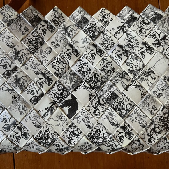 Stunning One of a Kind Wristlet with Cherub Design - Picture 2 of 5